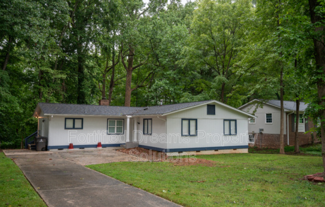 312 FOXCROFT DR