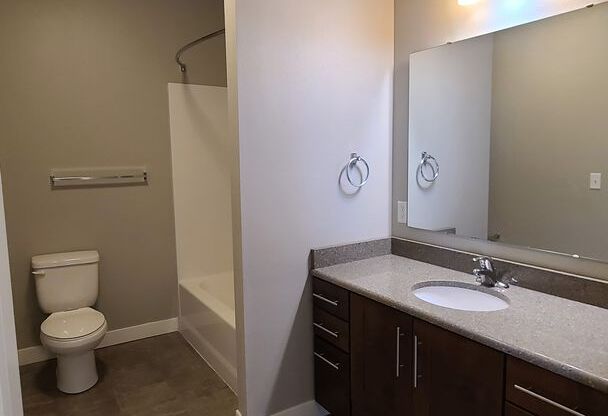 2 beds, 2 baths, $1,725, Unit 203