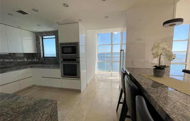 3 beds, 3 baths, 3,313 sqft, $8,700, Unit 1865 Brickell Ave # aph6