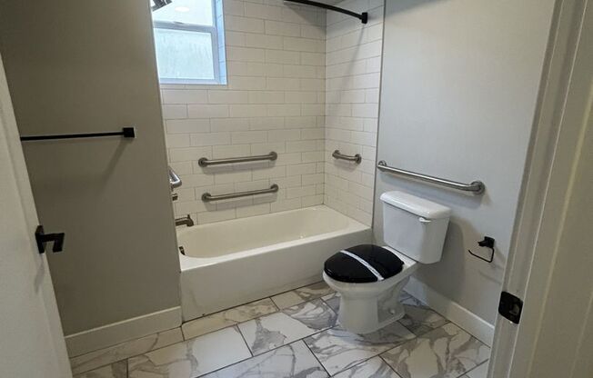 1 bed, 1 bath, 574 sqft, $1,195, Unit 19