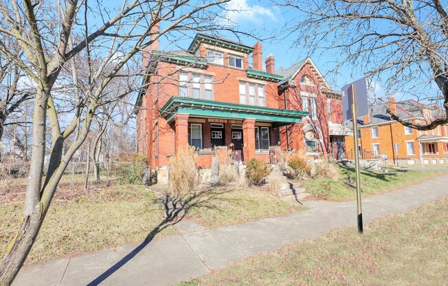 Charming 3 Bedroom, 1 Bath Home for Rent - Ideal for Families!