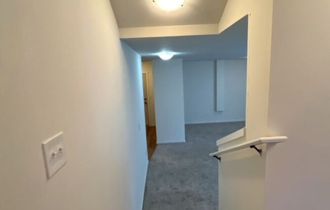 4 beds, 4 baths, 1,523 sqft, $3,575, Unit 25