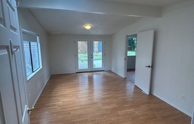 3 beds, 1 bath, $3,350