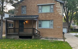 4702 N 44 ST