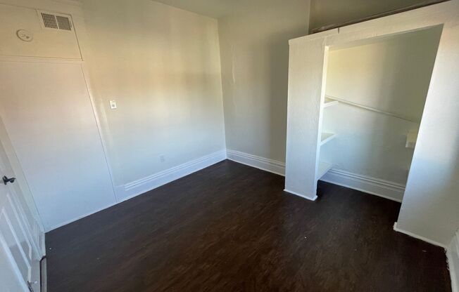 Spacious 2 bedroom Apartment for rent !