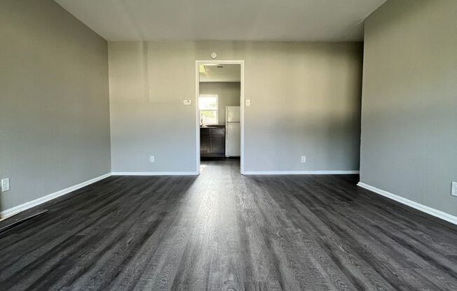 2 beds, 1 bath, 800 sqft, $1,050, Unit 407