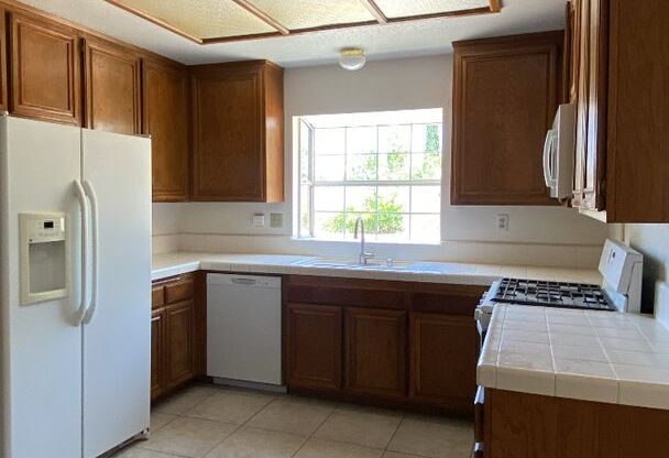 (APPLICATON PENDING) Quartz Hill Single Story Home.