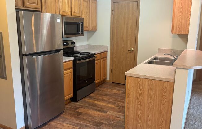 2 beds, 2 baths, 1,186 sqft, $1,905, Unit 200-102
