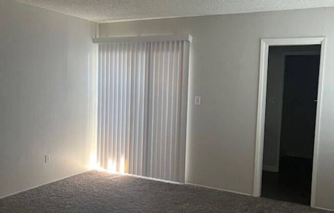 2 beds, 2 baths, $1,750, Unit 817-36