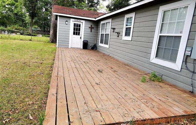 3 beds, 2 baths, 1,300 sqft, $1,600