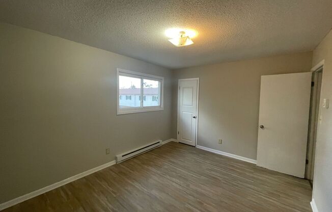 3 beds, 1 bath, $895, Unit McBrayer Street Towns Unit 35