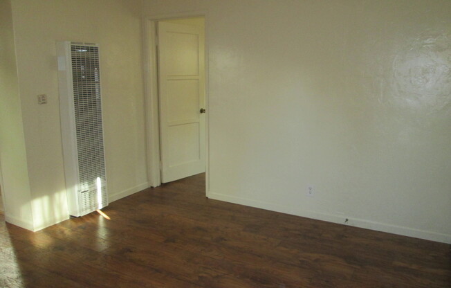 1834-36 Chalcedony St.