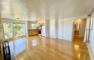 STUNNING Views! Clarendon Heights 1BR/1BA Apartment, Parking, Laundry!