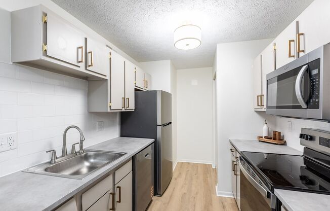 2 beds, 1 bath, 940 sqft, $1,375, Unit 05/01/8565