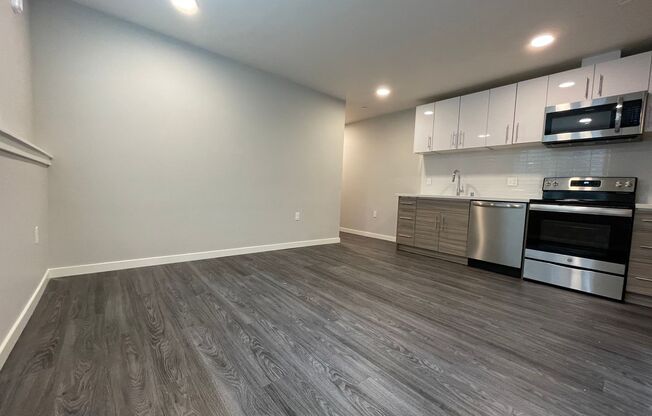 1 bed, 1 bath, 357 sqft, $1,325, Unit 004