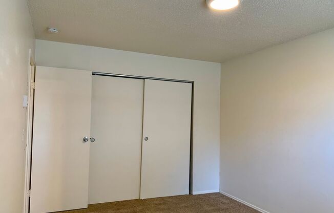 2 beds, 1 bath, 925 sqft, $1,600, Unit 16