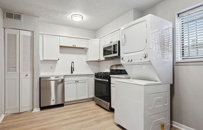 Locust 24 Apartments