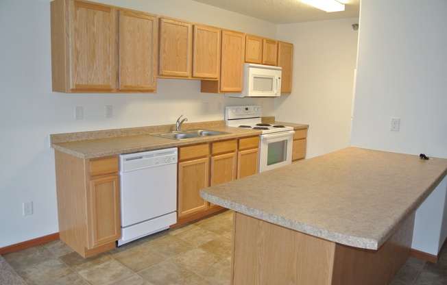 1 bed, 1 bath, 677 sqft, $795, Unit 111