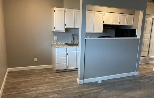 1 bed, 1 bath, 580 sqft, $1,200, Unit 114