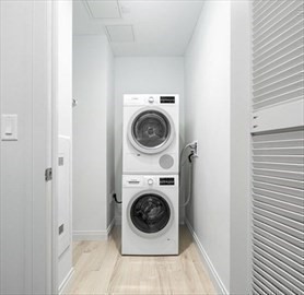 1 bed, 1 bath, 646 sqft, $5,300, Unit 1719