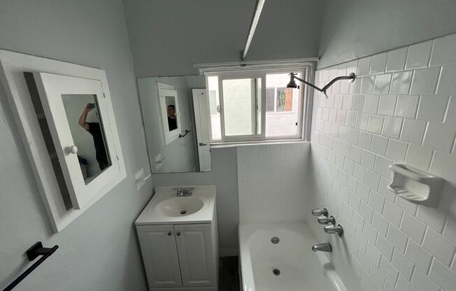 Studio, 1 bath, 425 sqft, $1,295, Unit 211