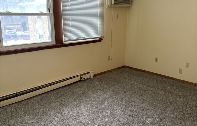 2 beds, 1 bath, 564 sqft, $825, Unit 0005