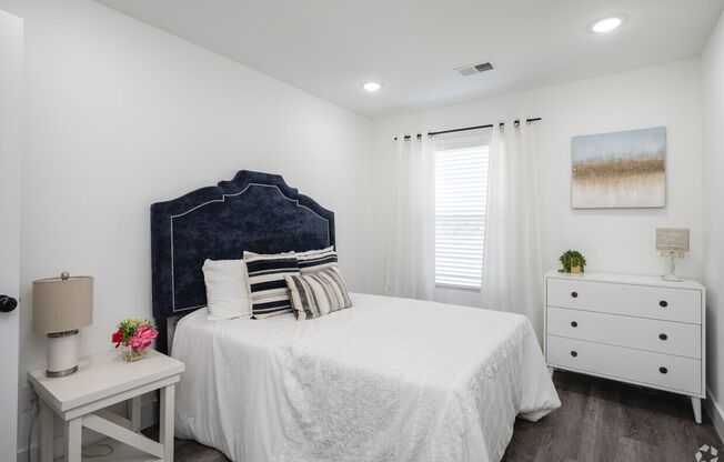 3 beds, 2.5 baths, 1,366 sqft, $1,399, Unit 1367
