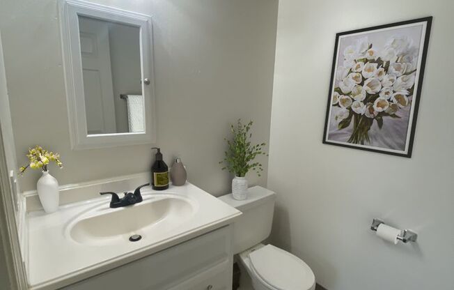 3 beds, 1.5 baths, 1,100 sqft, $1,575, Unit B04