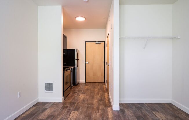 Studio, 1 bath, 279 sqft, $950, Unit W312