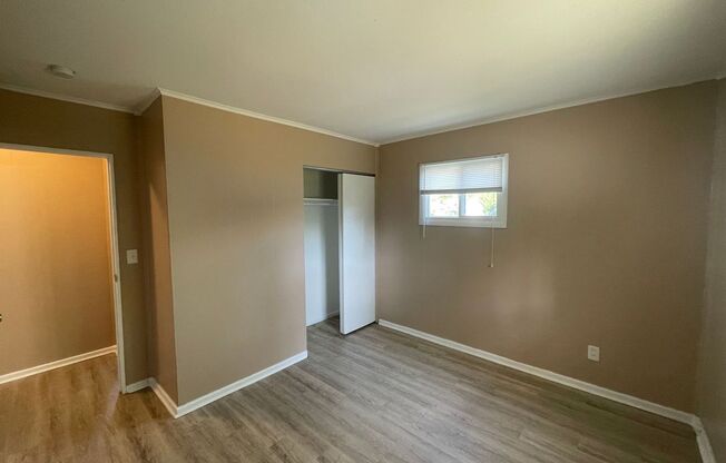 3 beds, 1 bath, $1,075