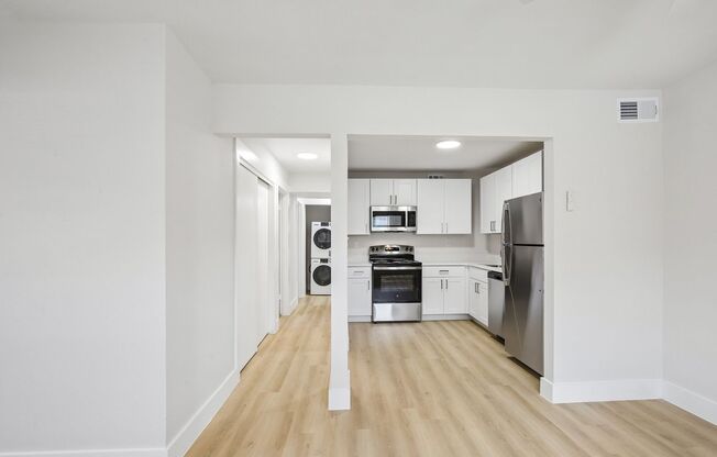 3 beds, 2 baths, 1,000 sqft, $2,111