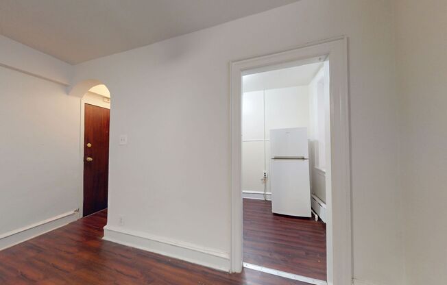 Studio, 1 bath, 295 sqft, $890, Unit A108