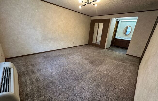 2 beds, 2 baths, $1,295, Unit 401