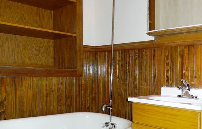 1 bed, 1 bath, 410 sqft, $865, Unit 22 - 31