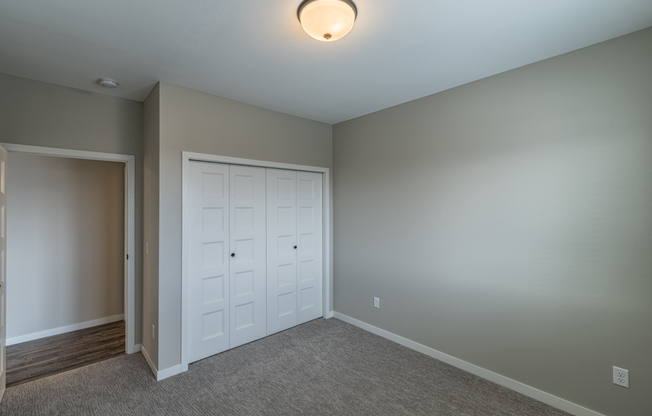 3 beds, 2 baths, 1,301 sqft, $1,725, Unit 302