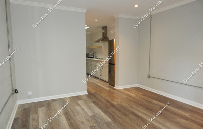 712 HIGHLAND AVE NE
