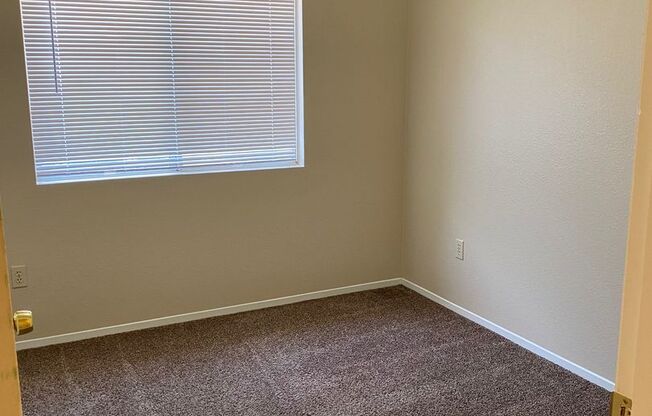 3 beds, 2 baths, $2,195, Unit 7621-A