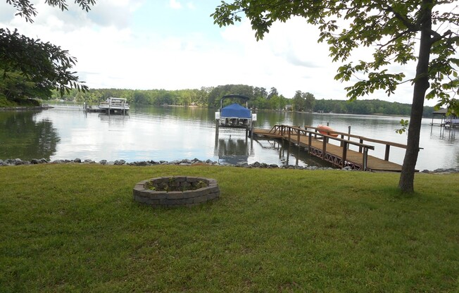 Lake Front 2-Bedroom Home on Beautiful Lake Wylie with a Dock and Boat Lift