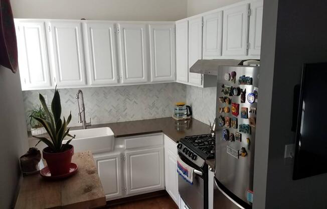 109 W 111 ST