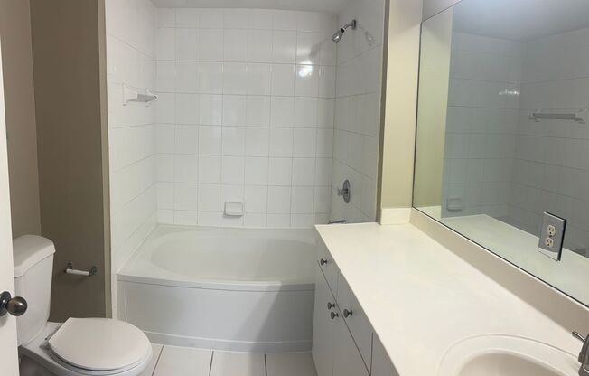 3 beds, 2 baths, 1,513 sqft, $2,366, Unit 10252-A2 NY