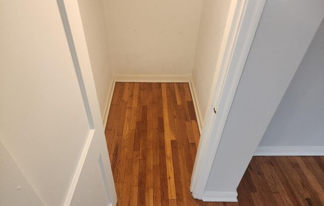 2 beds, 1 bath, 897 sqft, $2,335, Unit A-03