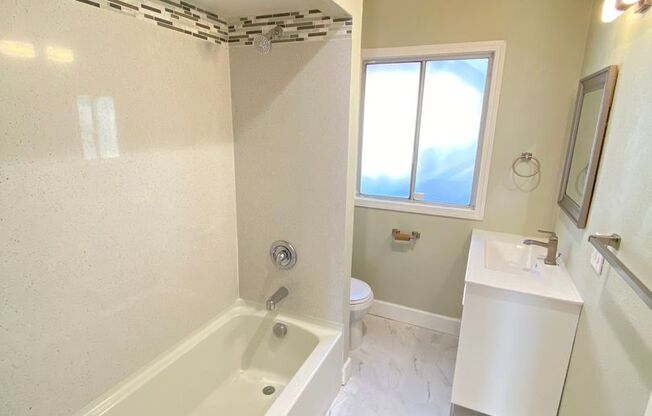 2 Bed 1 Bath Duplex W/ Garage