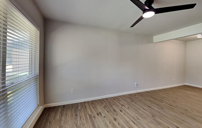 12504 SHORECREST LN