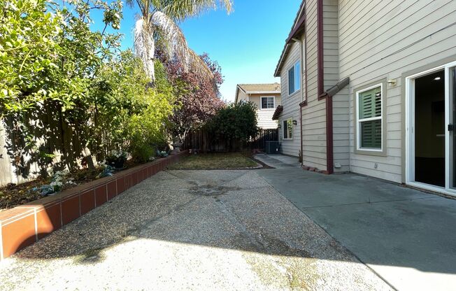 Fremont: Updated 4 Bedroom, 3 Bathroom, 2 Car Garage