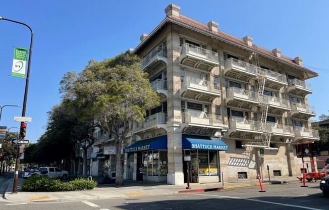 COMING SOON: Spacious Remodeled 1 Bedroom conveniently located in downtown Berkeley