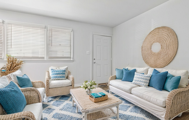 2 beds, 1 bath, 552 sqft, $1,399, Unit 9562-2-2A