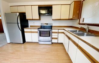2 beds, 1 bath, $1,550, Unit A