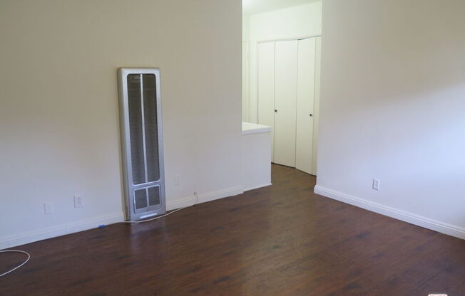 12492 Gilmore Ave Apt 4