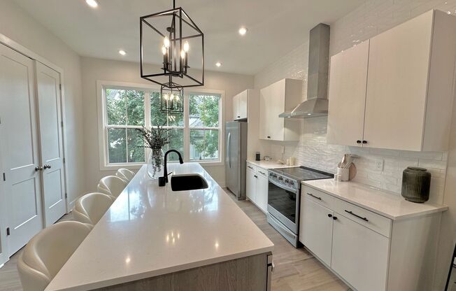 Exclusive Buckley Townhome | 2 Bed, 2 Bath Luxury Retreat!!