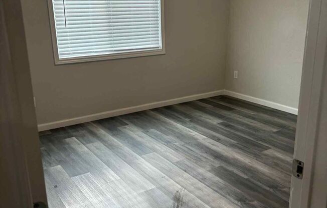 2 beds, 1 bath, 800 sqft, $850, Unit 30